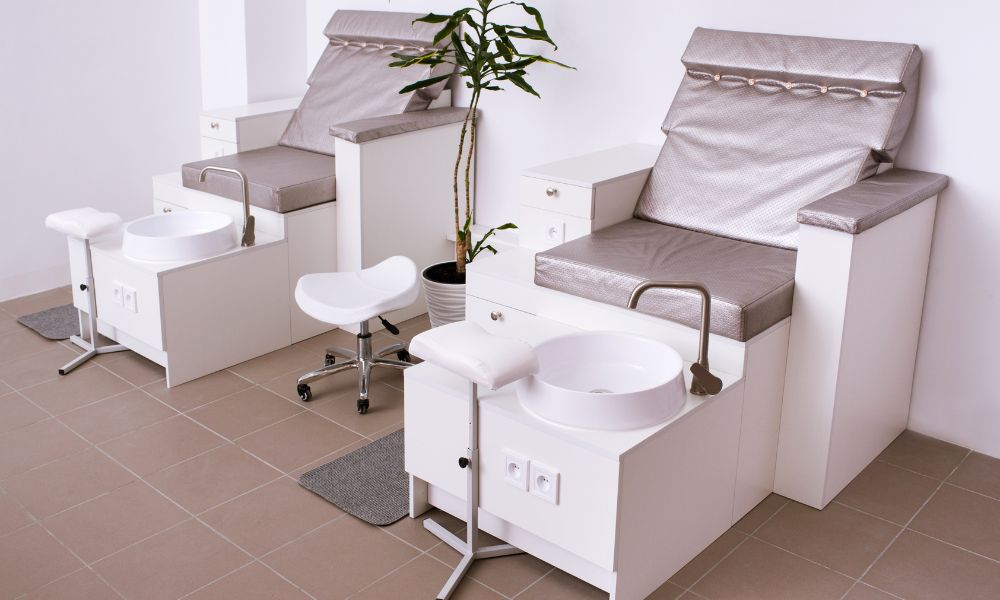 Different Functions of Salon Pedicure Chairs
