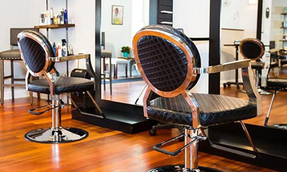 Barber Chairs and Styling Chairs: What Is the Difference?
