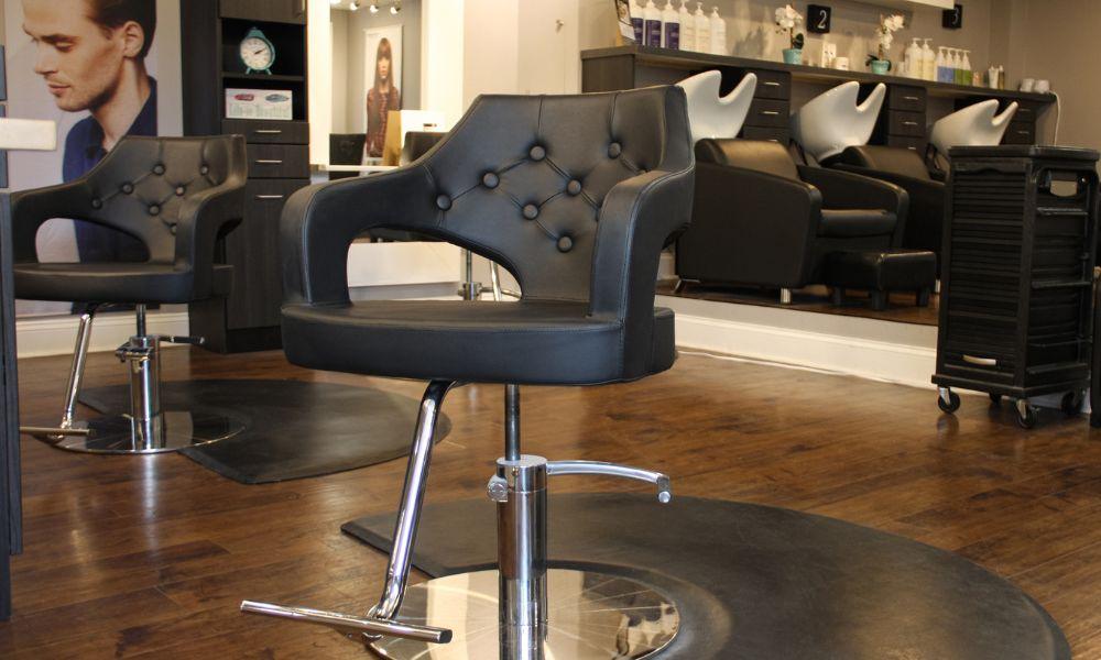 Barber Chairs vs. Salon Chairs: What’s the Difference?
